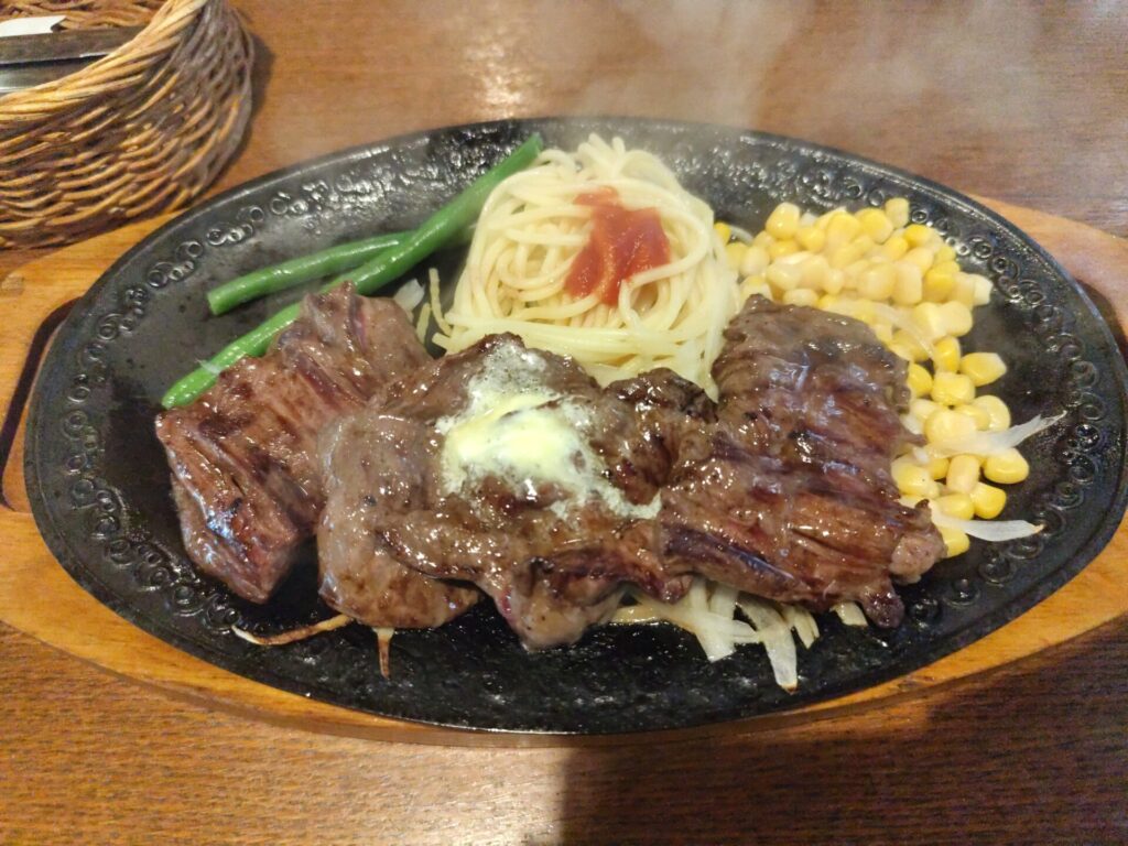 熱々のハラミランチ