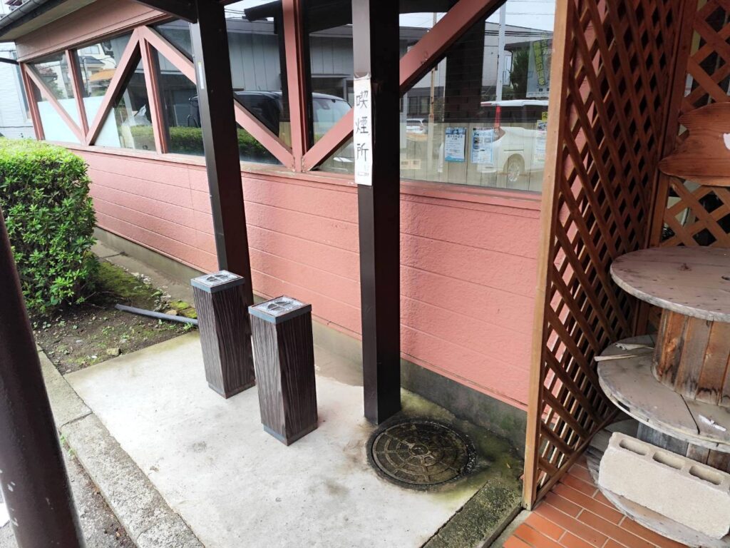 スエヒロの喫煙所