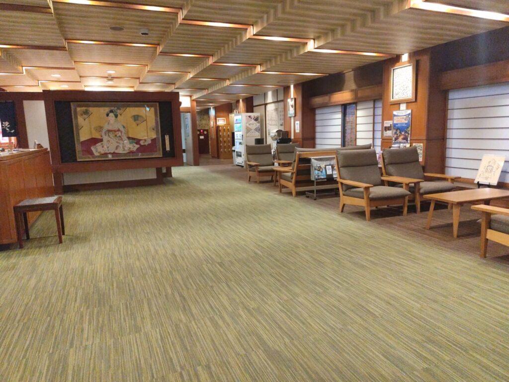 美松館ロビー
